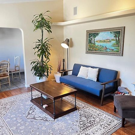 Cozy Family Hideaway, Sleeps 8, 4 Tv'S Yard, Shops Villa Simi Valley Exterior photo