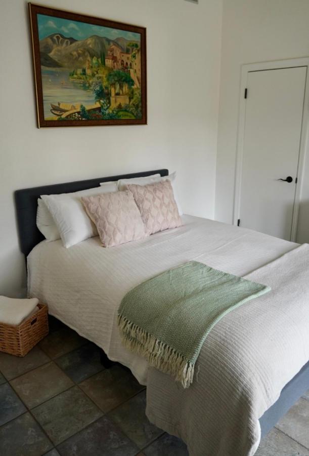 Cozy Family Hideaway, Sleeps 8, 4 Tv'S Yard, Shops Villa Simi Valley Exterior photo
