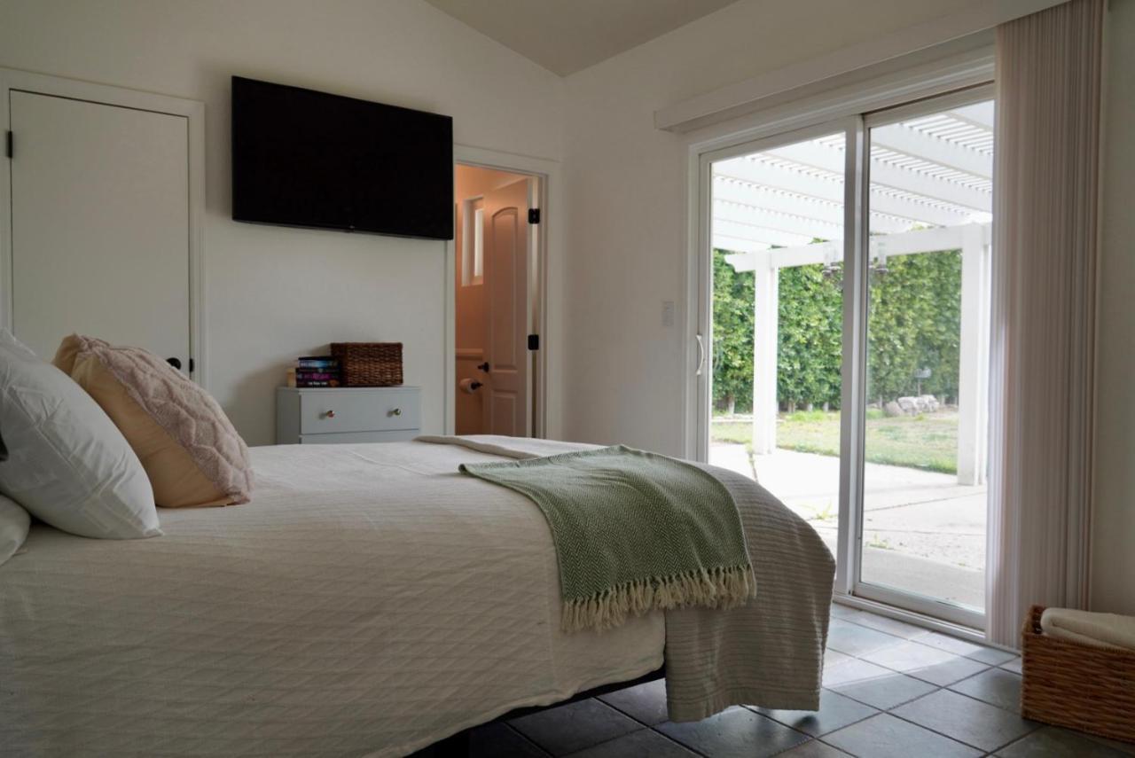 Cozy Family Hideaway, Sleeps 8, 4 Tv'S Yard, Shops Villa Simi Valley Exterior photo