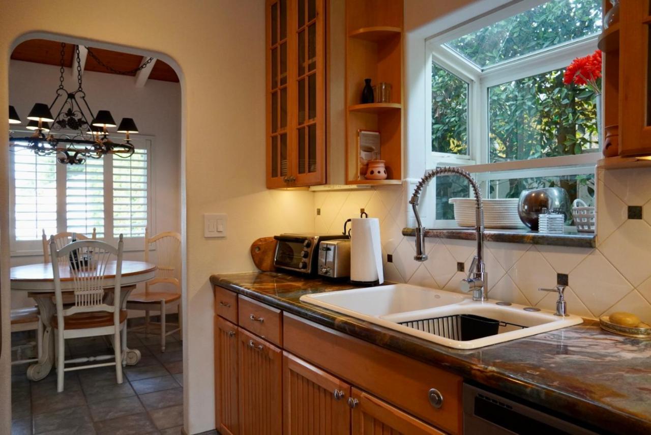 Cozy Family Hideaway, Sleeps 8, 4 Tv'S Yard, Shops Villa Simi Valley Exterior photo